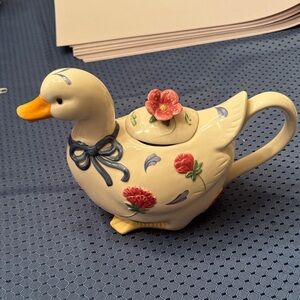 Lenox Poppies on Blue Duck Teapot